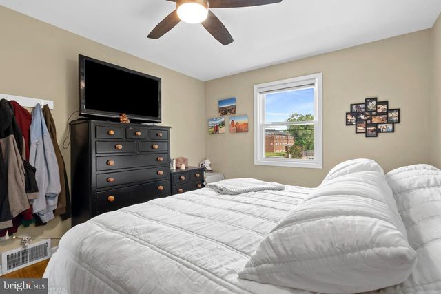 2700 E COUNTY LINE RD, Hatboro, PA 19040