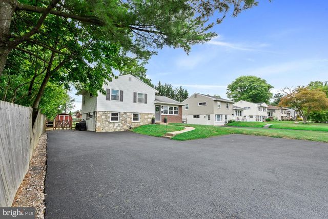 2700 E COUNTY LINE RD, Hatboro, PA 19040