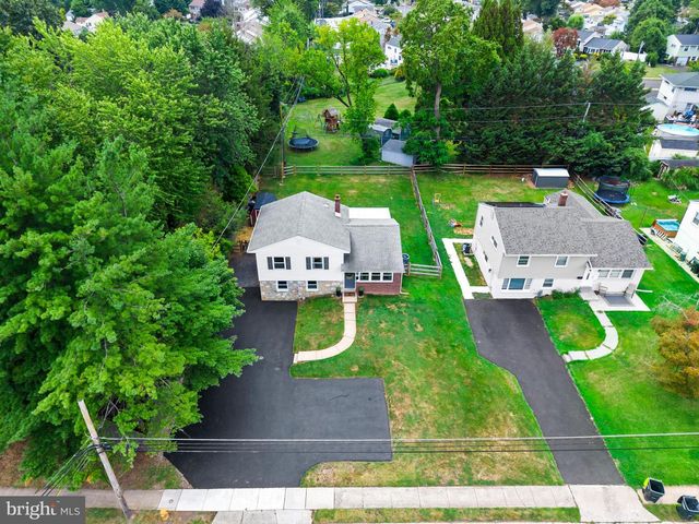 2700 E COUNTY LINE RD, Hatboro, PA 19040