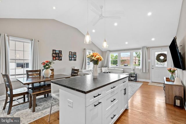 2700 E COUNTY LINE RD, Hatboro, PA 19040