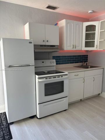 1101 NE 5th Street 1, Hallandale Beach, FL 33009