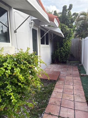 1101 NE 5th Street 1, Hallandale Beach, FL 33009