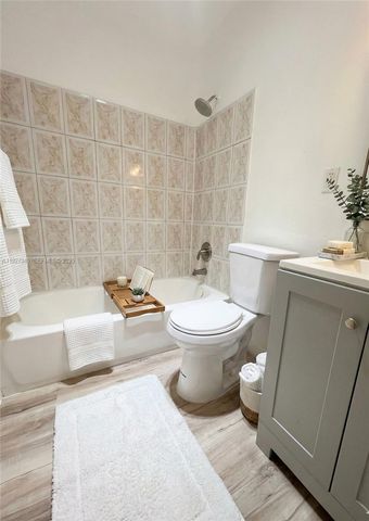 3331 NW 43rd Ter, Miami, FL 33142