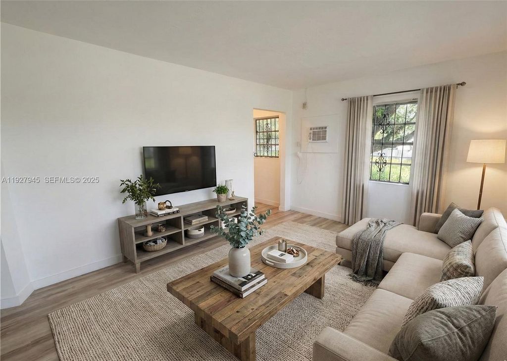 3331 NW 43rd Ter, Miami, FL 33142