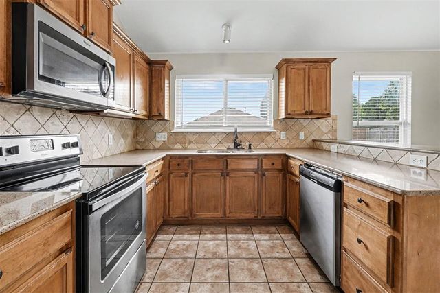 8012 John Robert Drive, Oklahoma City, OK 73135