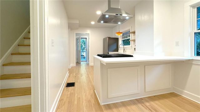 5809 Kenwood Avenue, Kansas City, MO 64110