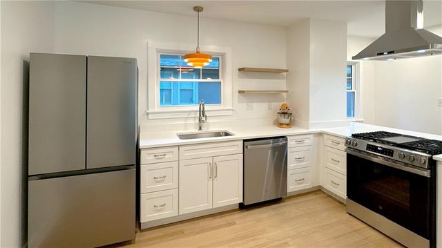 5809 Kenwood Avenue, Kansas City, MO 64110