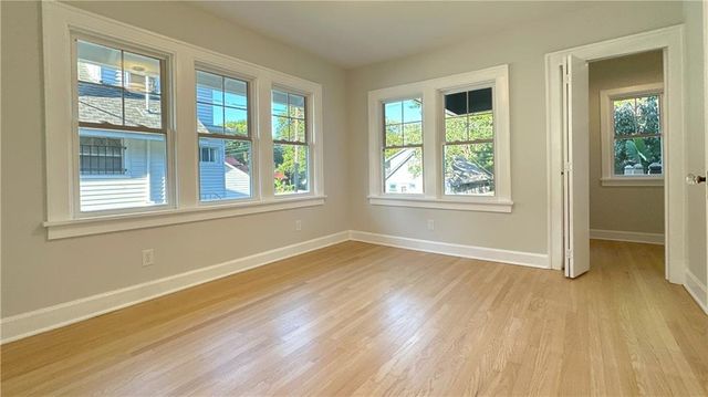 5809 Kenwood Avenue, Kansas City, MO 64110
