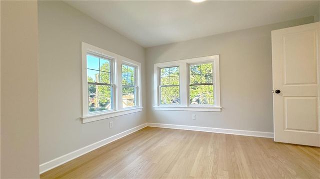 5809 Kenwood Avenue, Kansas City, MO 64110