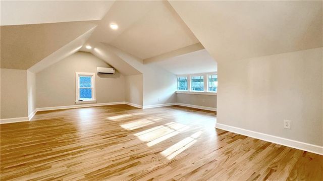 5809 Kenwood Avenue, Kansas City, MO 64110