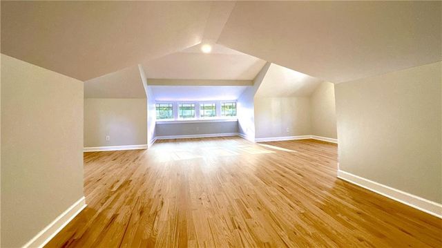 5809 Kenwood Avenue, Kansas City, MO 64110