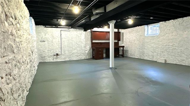5809 Kenwood Avenue, Kansas City, MO 64110
