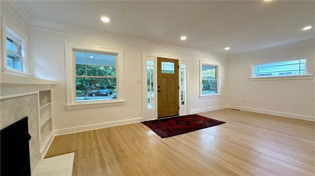 5809 Kenwood Avenue, Kansas City, MO 64110