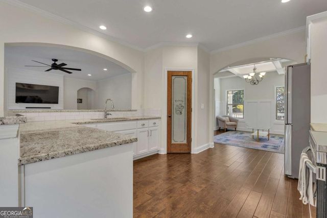110 Sparrows Cove, Fayetteville, GA 30215