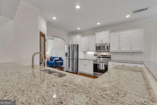 110 Sparrows Cove, Fayetteville, GA 30215