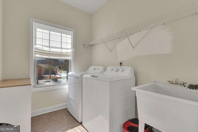 110 Sparrows Cove, Fayetteville, GA 30215