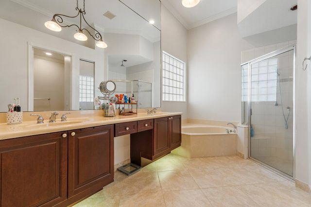 103 La Vida Court, Palm Beach Gardens, FL 33418