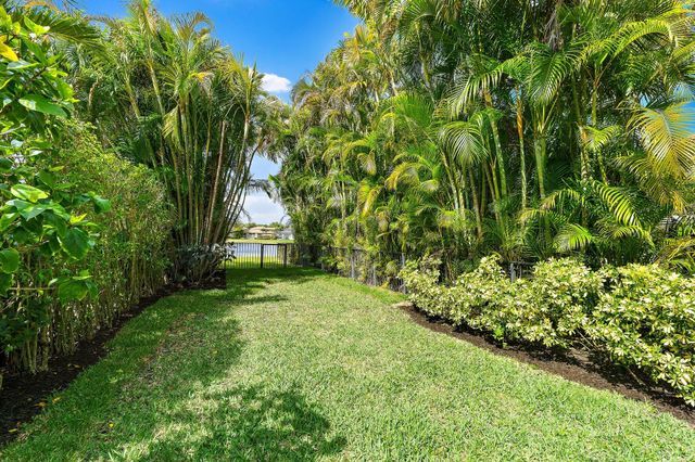 103 La Vida Court, Palm Beach Gardens, FL 33418