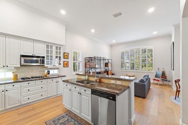 103 La Vida Court, Palm Beach Gardens, FL 33418