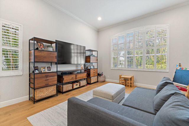 103 La Vida Court, Palm Beach Gardens, FL 33418