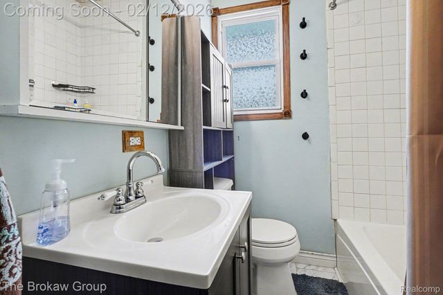 1084 Midland Road, Monitor Charter Township, MI 48706