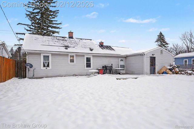1084 Midland Road, Monitor Charter Township, MI 48706
