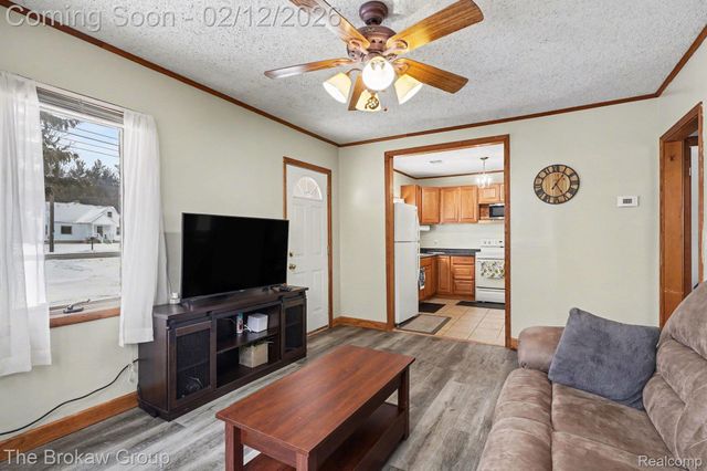 1084 Midland Road, Monitor Charter Township, MI 48706