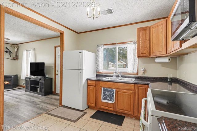 1084 Midland Road, Monitor Charter Township, MI 48706