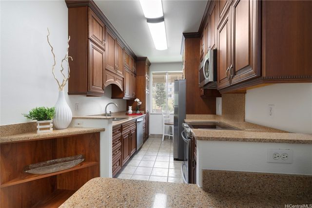 95-944 Wikao Street D302, Mililani, HI 96789