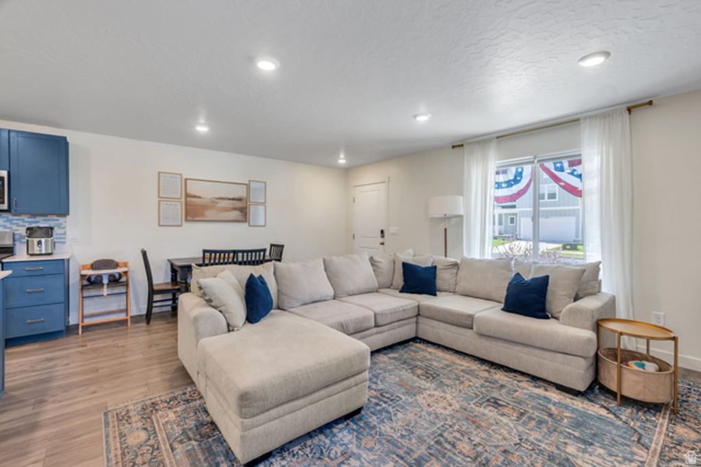 526 N TRIDENT DR, Saratoga Springs, UT 84045 — photo 5