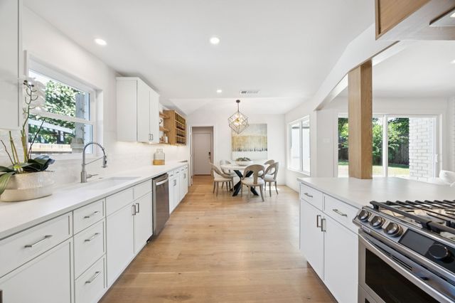 3145 Darvany Drive, Dallas, TX 75220