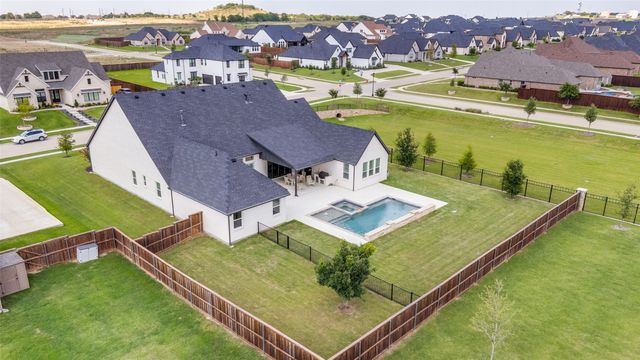 307 Broadmoor Drive, Haslet, TX 76052