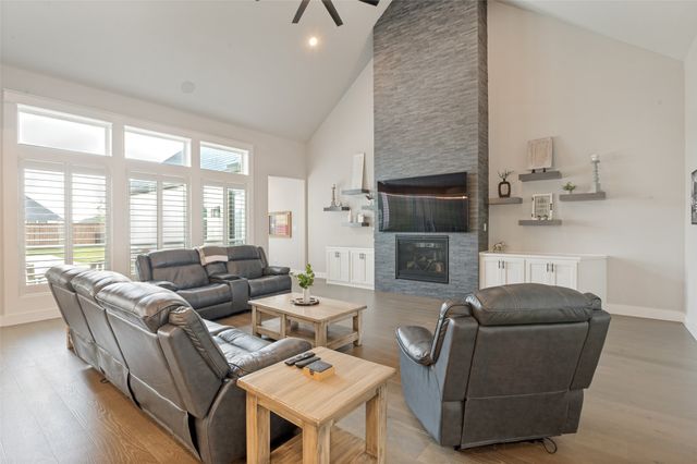 307 Broadmoor Drive, Haslet, TX 76052