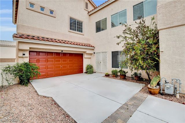 8915 Mossy Hollow Avenue, Las Vegas, NV 89149