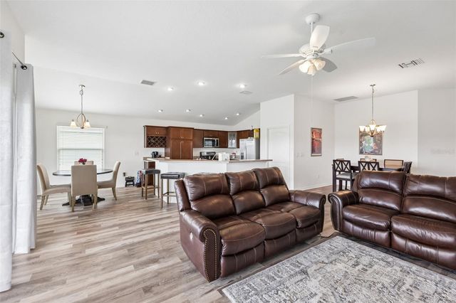 3315 DZURO DRIVE, Oxford, FL 34484