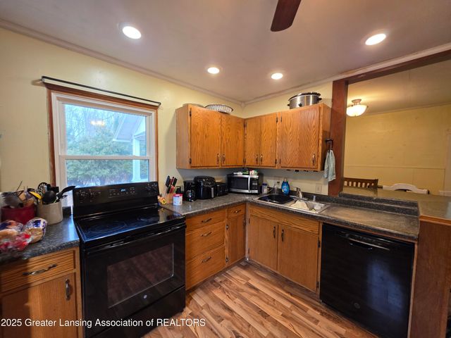 208 E Northrup Street, Lansing, MI 48911