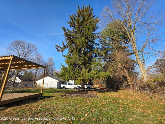 208 E Northrup Street, Lansing, MI 48911