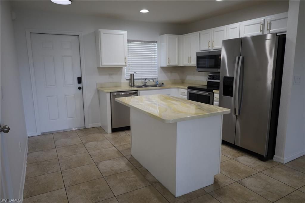 5172 Leeds RD, FORT MYERS, FL 33907 — photo 2