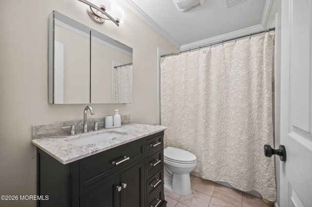 2 Devonshire Drive, Hazlet, NJ 07730