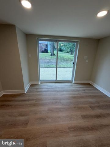 7 GLOUCESTER AVE, Somerdale, NJ 08083