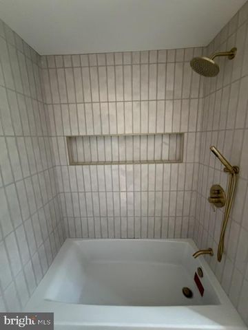 7 GLOUCESTER AVE, Somerdale, NJ 08083