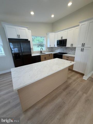 7 GLOUCESTER AVE, Somerdale, NJ 08083