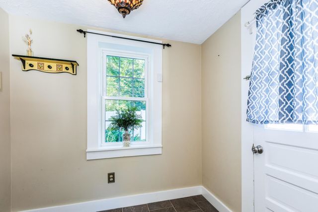 272 Old Concord Turnpike, Barrington, NH 03825