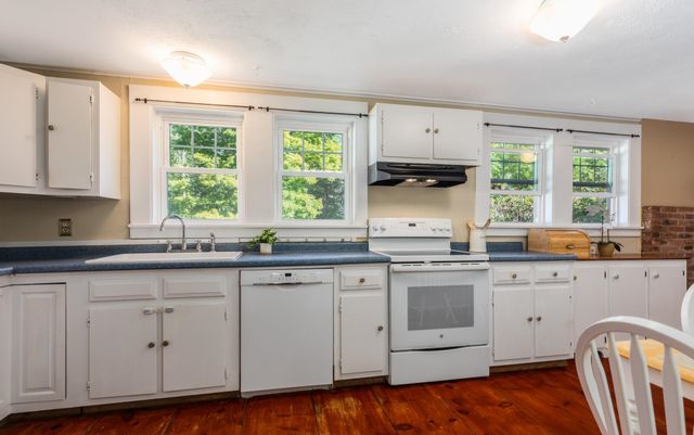 272 Old Concord Turnpike, Barrington, NH 03825