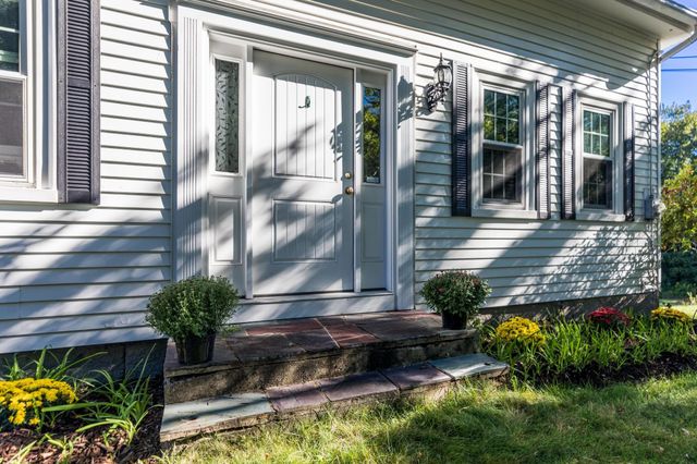 272 Old Concord Turnpike, Barrington, NH 03825
