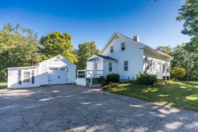 272 Old Concord Turnpike, Barrington, NH 03825