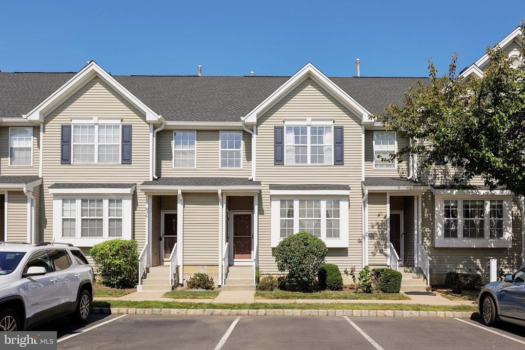 508 BLOSSOM CIR, Dayton, NJ 08810