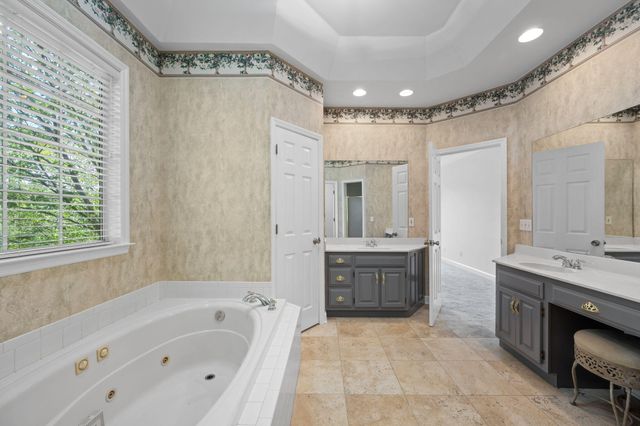 1822 Bay Pointe Drive, Hixson, TN 37343