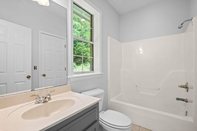 1822 Bay Pointe Drive, Hixson, TN 37343