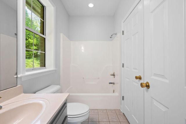 1822 Bay Pointe Drive, Hixson, TN 37343
